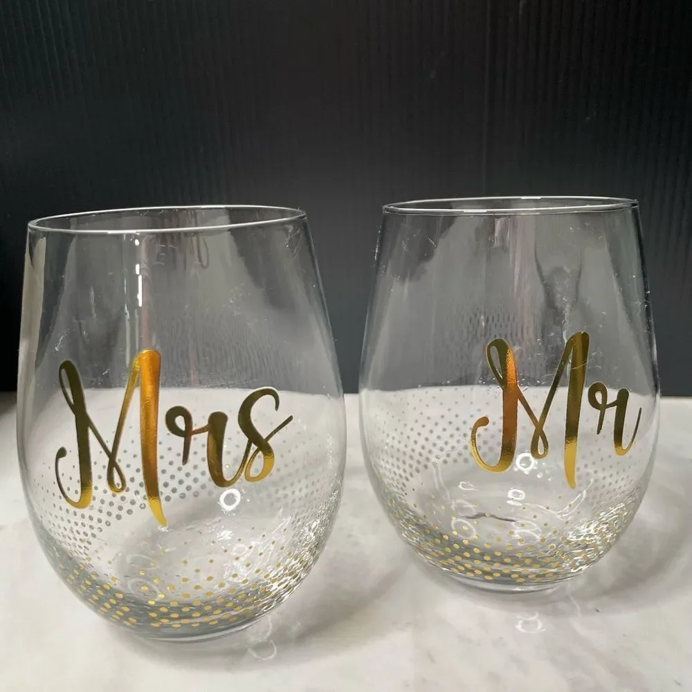 Gold 'Mr & Mrs' Stemless Wine Glasses